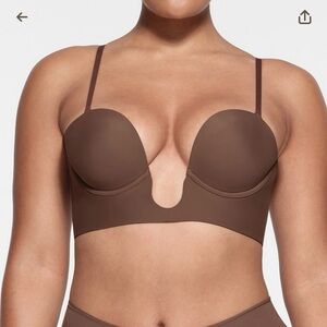 Skims Deep Plunge Bra